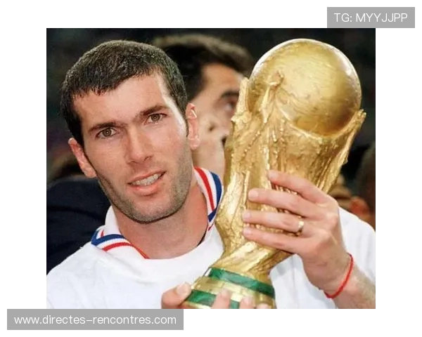 齐达内传球细节展现大师级控场能力 齐达内传球细节展现大师级控场能力