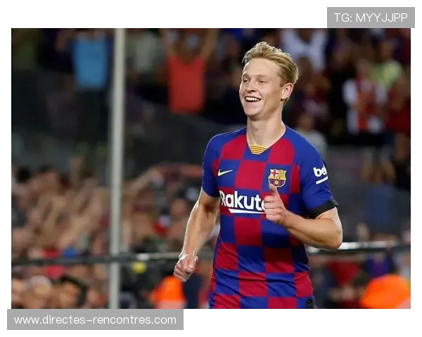 德容与楚阿梅尼中场对决：防守覆盖与位置感差异解析